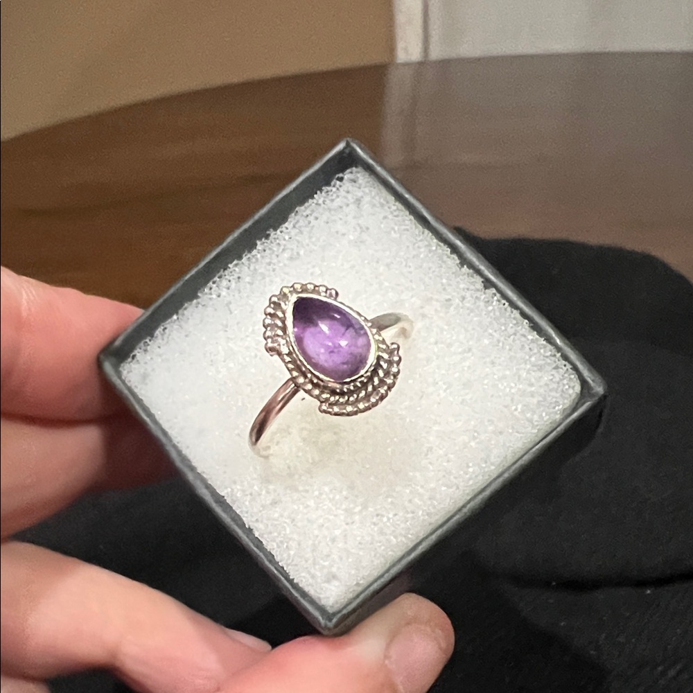 Beautiful Natural stone Amethyst sterling silver ring Size 8